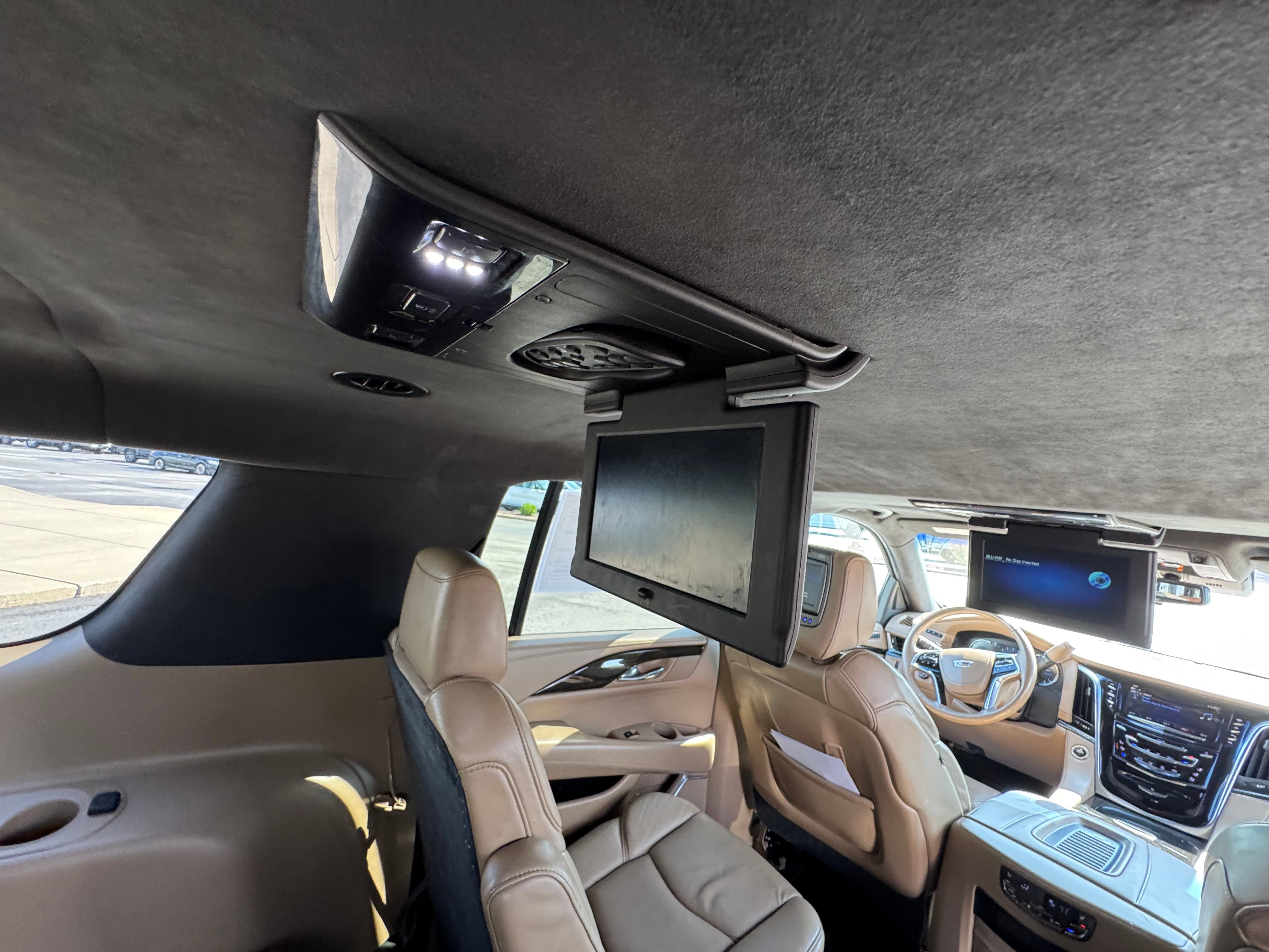 Used 2018 Cadillac Escalade ESV Platinum AWD/4WD image 22
