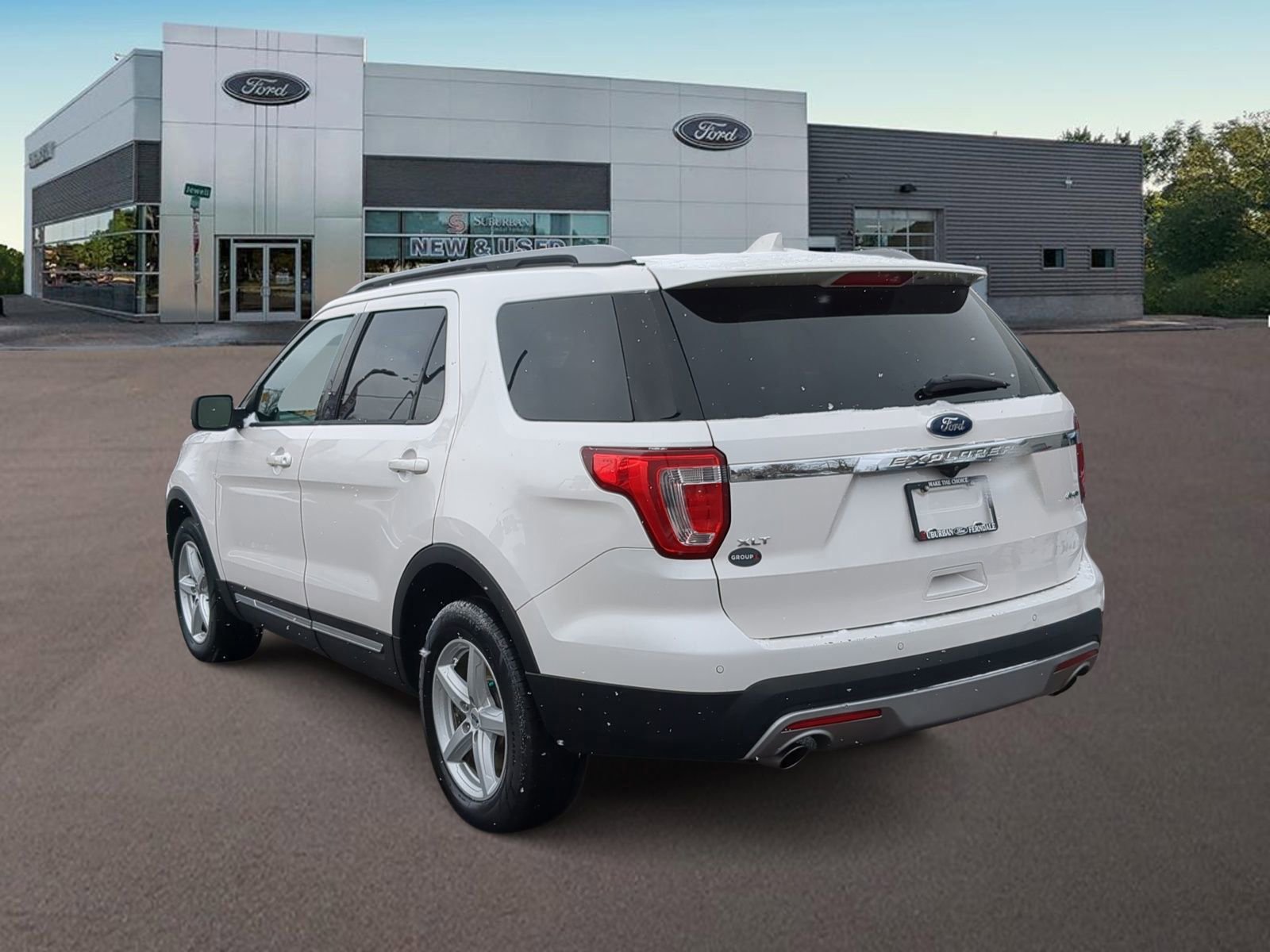 Certified 2017 Ford Explorer XLT w/ Equipment Group 202A image 8