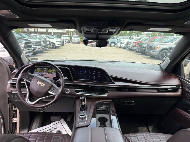Used 2022 Cadillac Escalade ESV Sport Platinum w/ LPO, ONYX Package AWD/4WD image 12