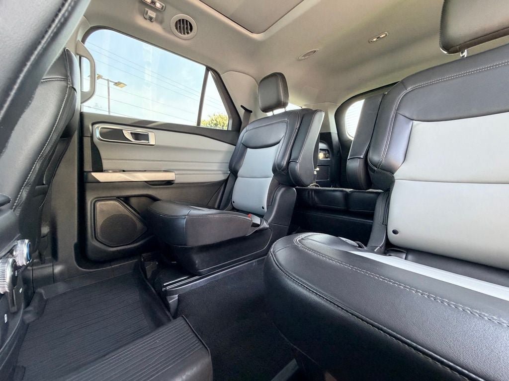 Certified 2024 Ford Explorer XLT w/ Equipment Group 202A RWD image 16