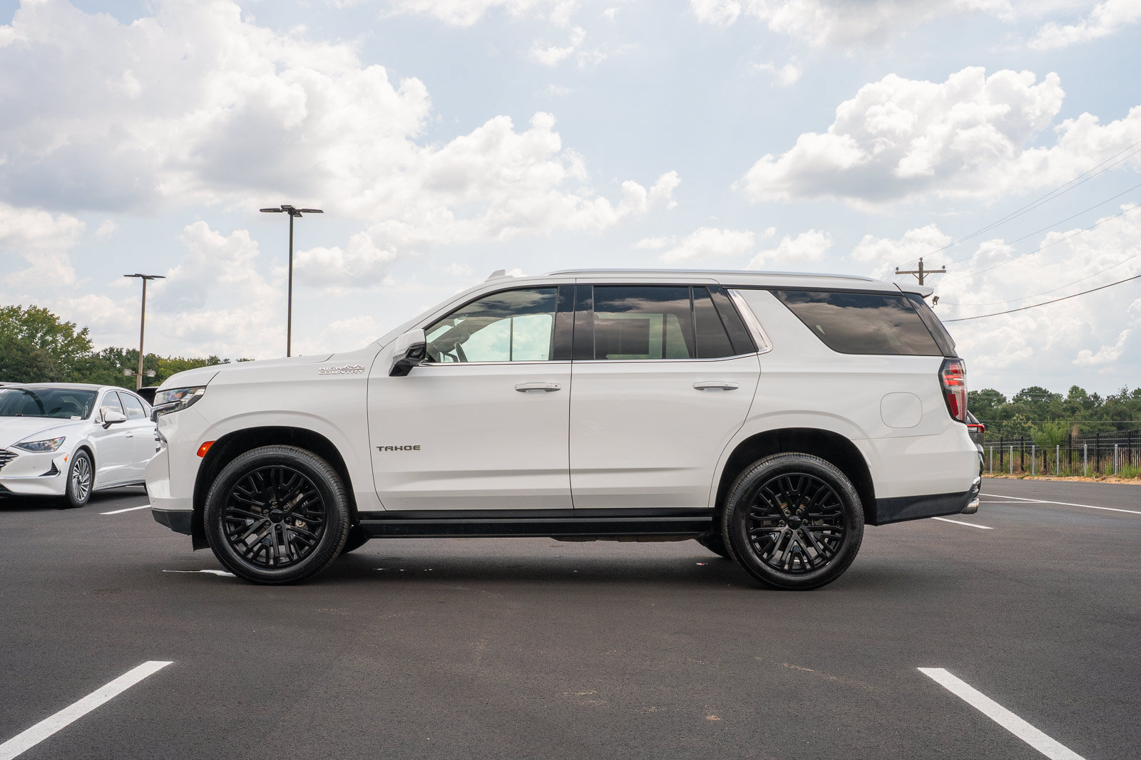Used 2023 Chevrolet Tahoe High Country w/ Premium Package 2 RWD image 5