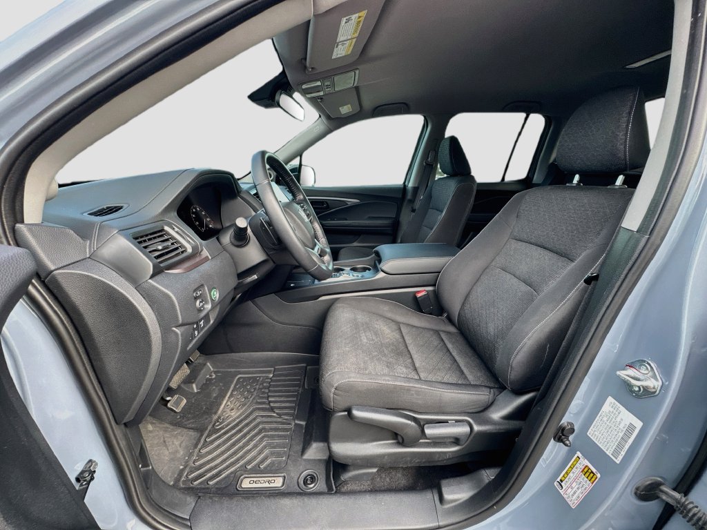 Used 2025 Honda Ridgeline Sport image 19