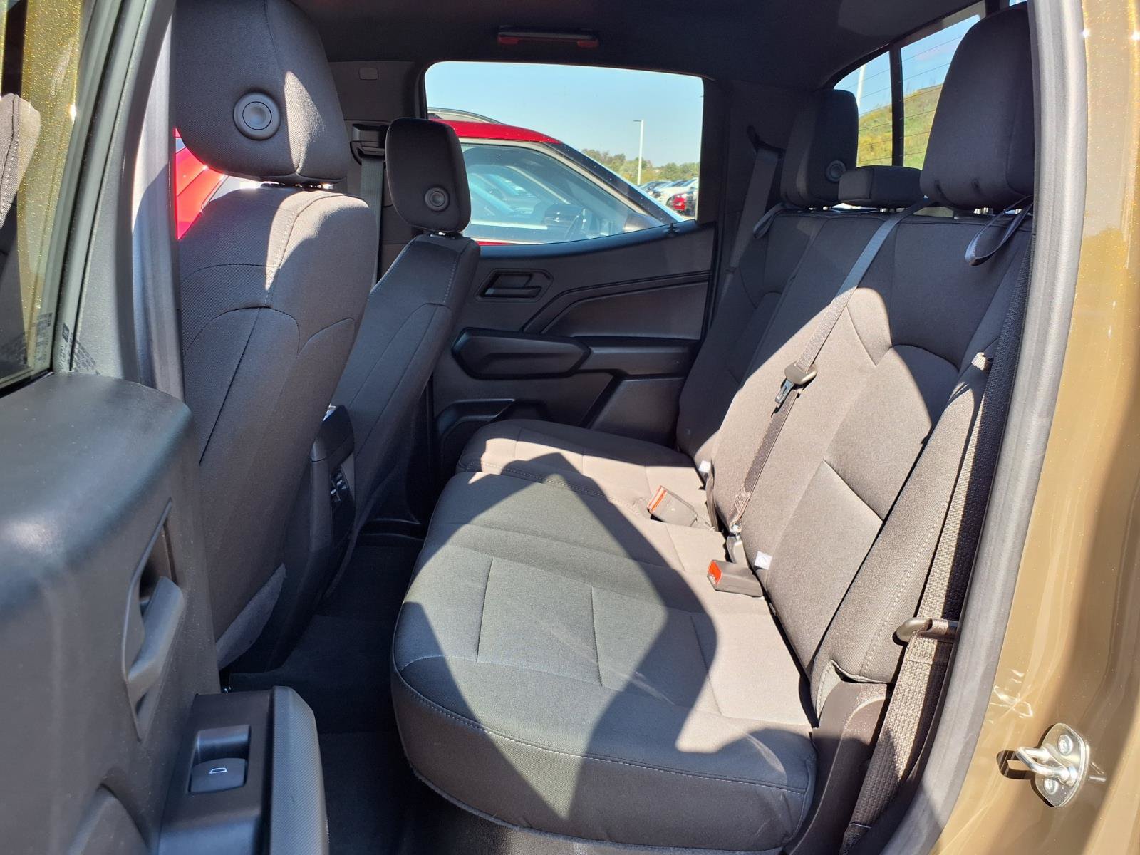 Used 2024 Chevrolet Colorado Trail Boss w/ Advanced Trailering Package AWD/4WD image 9