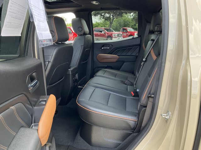 Used 2024 GMC Canyon AT4 w/ LPO, Off Road Lift Package AWD/4WD image 11