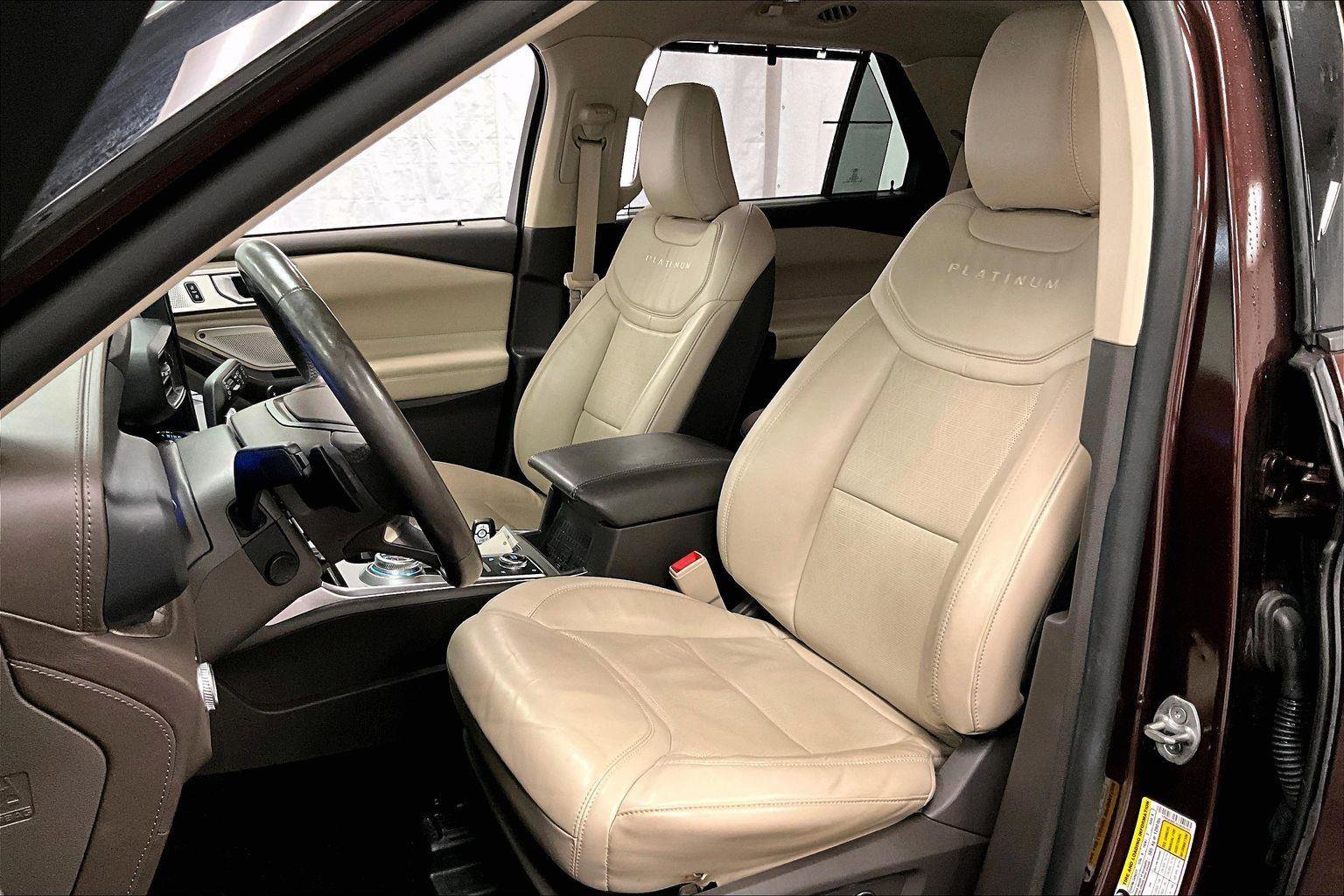 Certified 2020 Ford Explorer Platinum w/ Premium Technology Package image 24