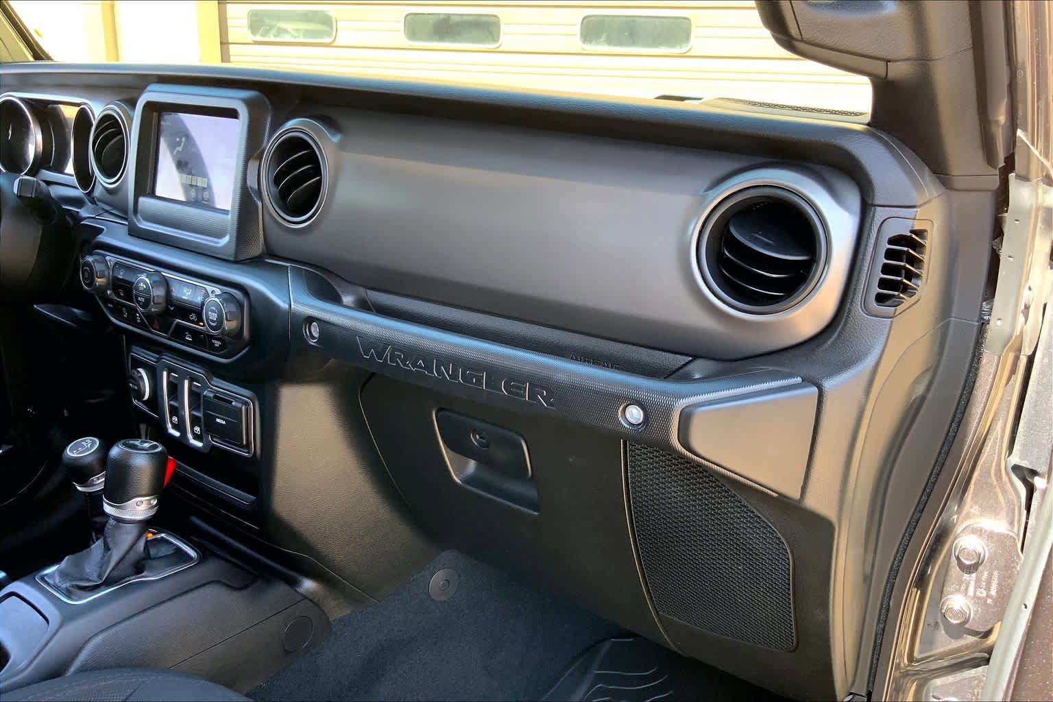 Used 2023 Jeep Wrangler Sport AWD/4WD image 19