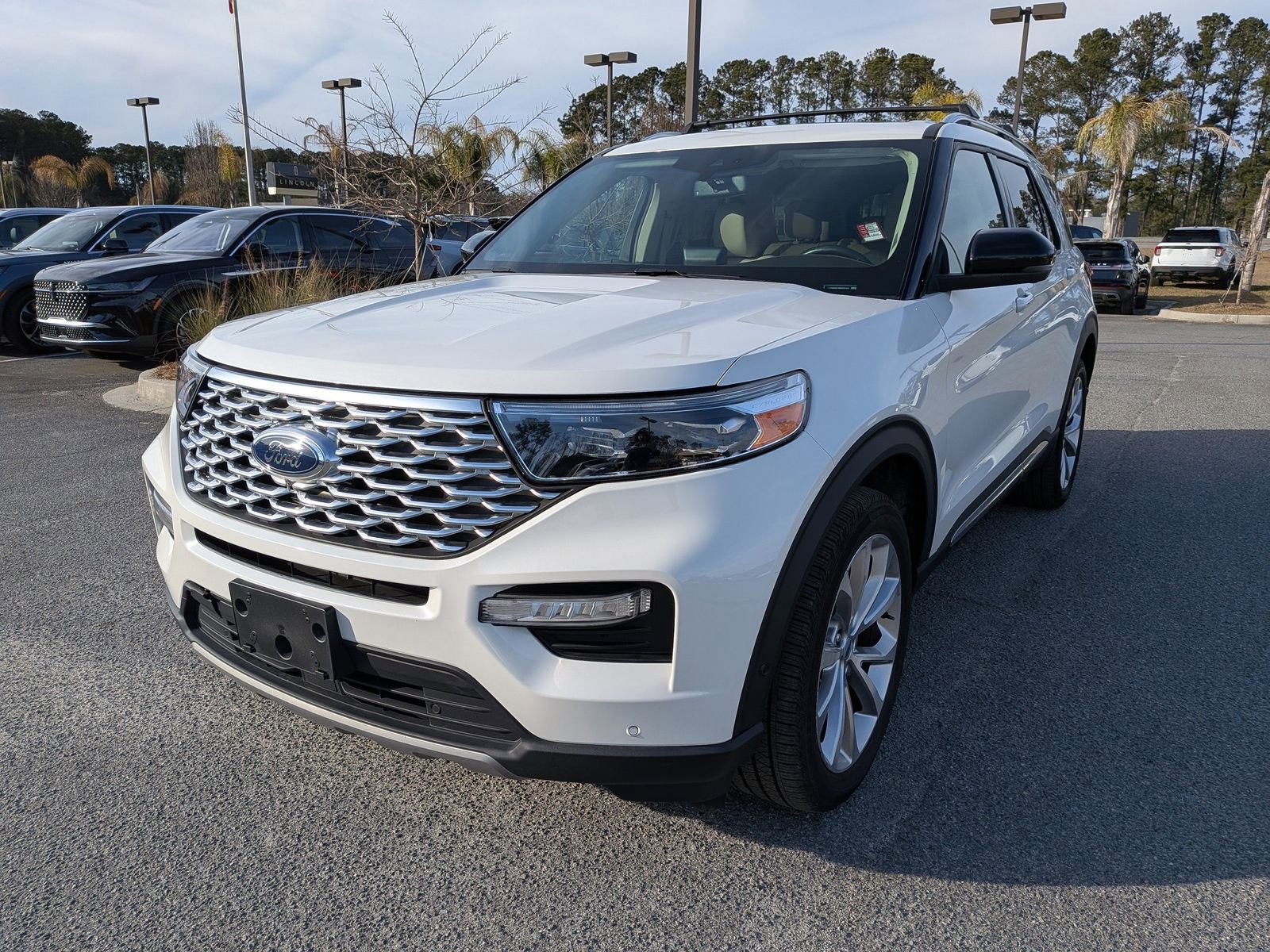 Certified 2021 Ford Explorer Platinum w/ Equipment Group 601A image 7