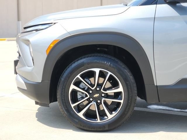 Used 2025 Chevrolet TrailBlazer LT AWD/4WD image 9