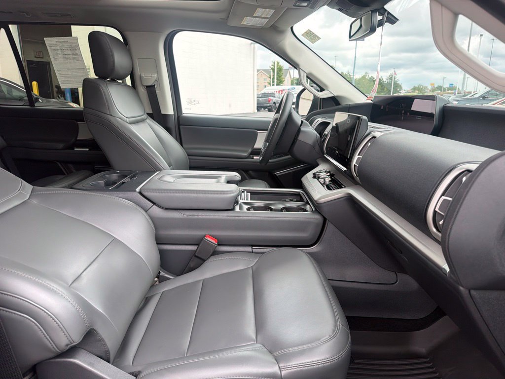 Certified 2026 Ford Expedition Active AWD/4WD image 42