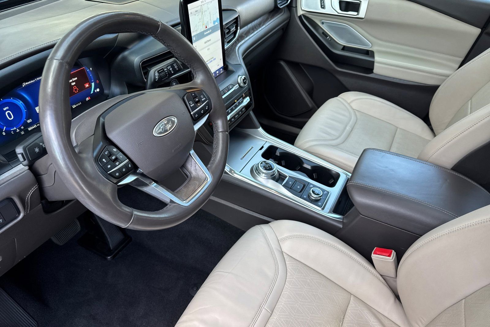 Certified 2020 Ford Explorer Platinum w/ Premium Technology Package AWD/4WD image 11