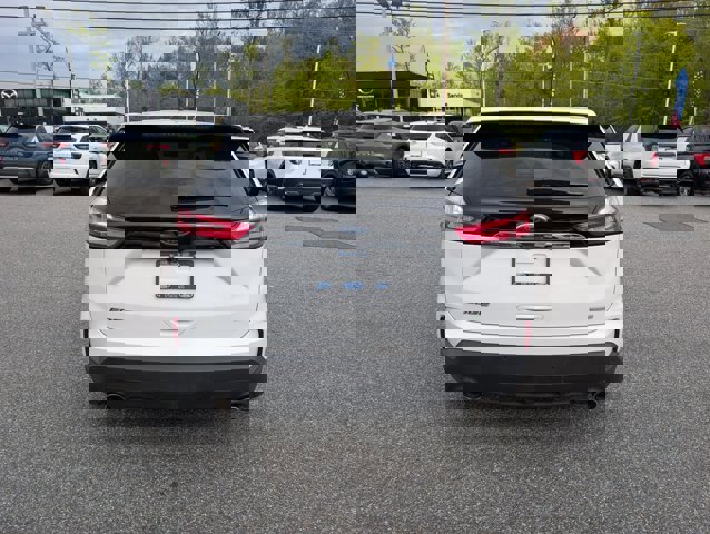 Certified 2020 Ford Edge SE FWD image 4