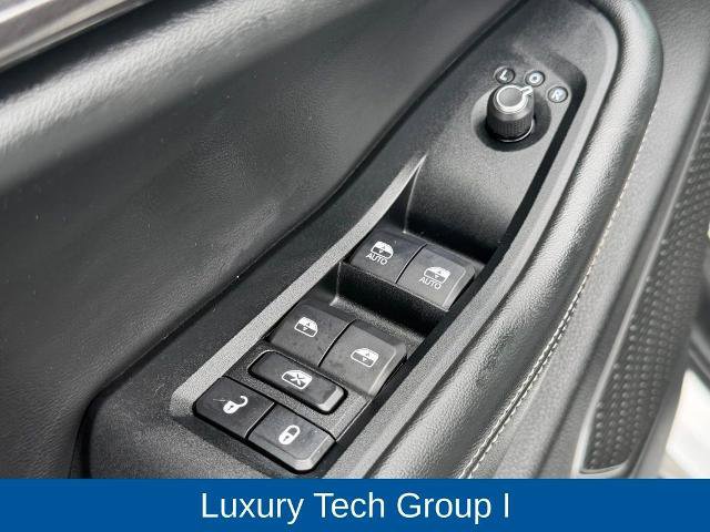 Used 2022 Jeep Grand Cherokee Laredo w/ Luxury Tech Group I AWD/4WD image 12