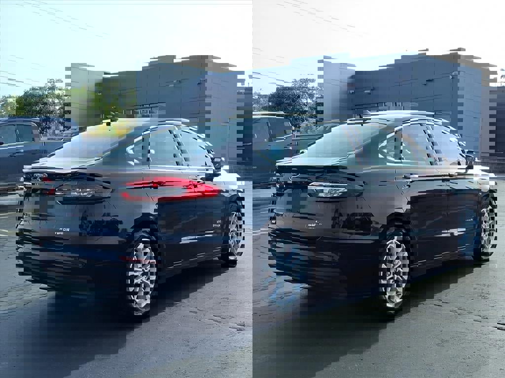 Certified 2019 Ford Fusion SEL image 3