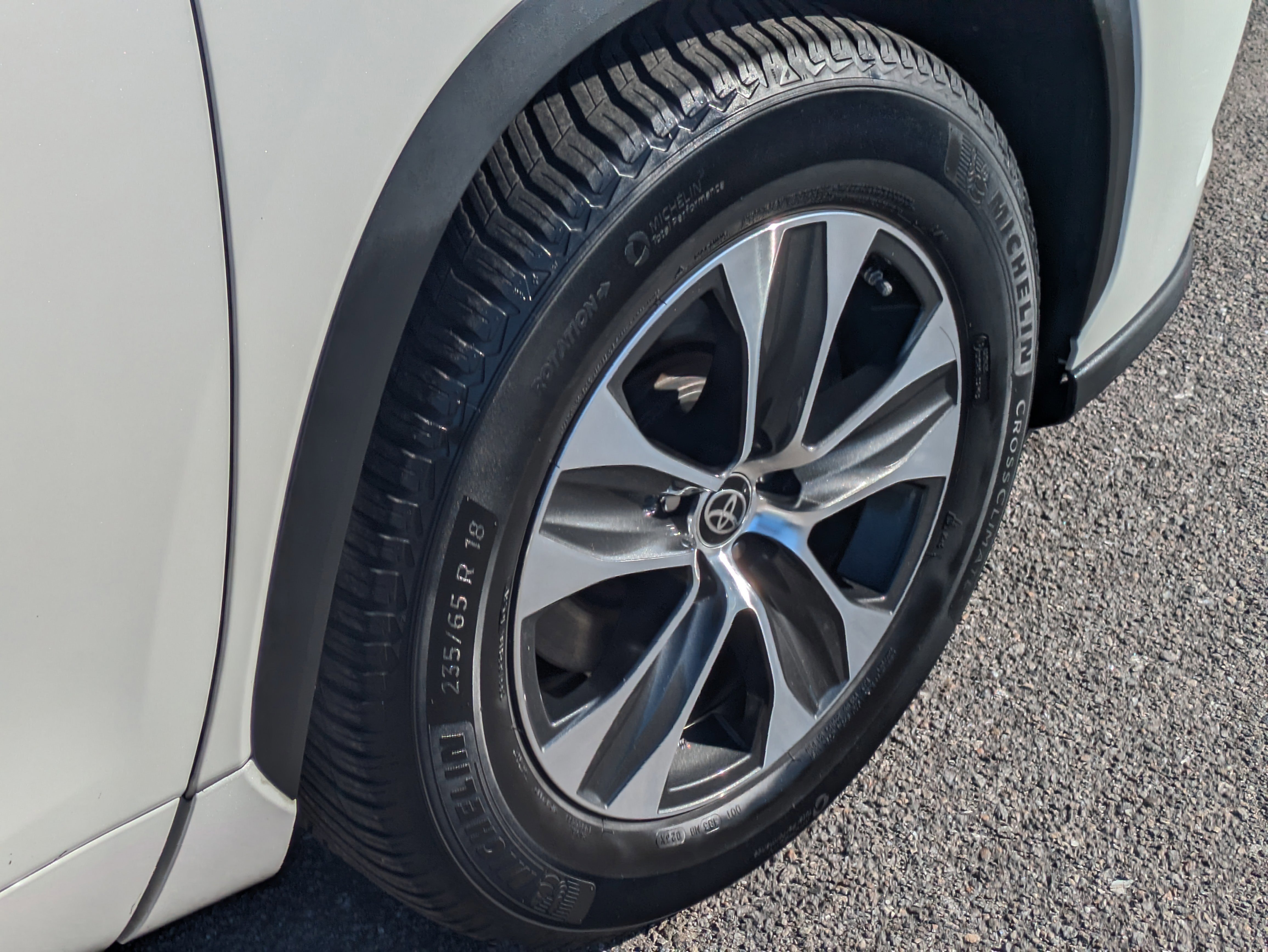 Used 2021 Toyota Highlander XLE image 13