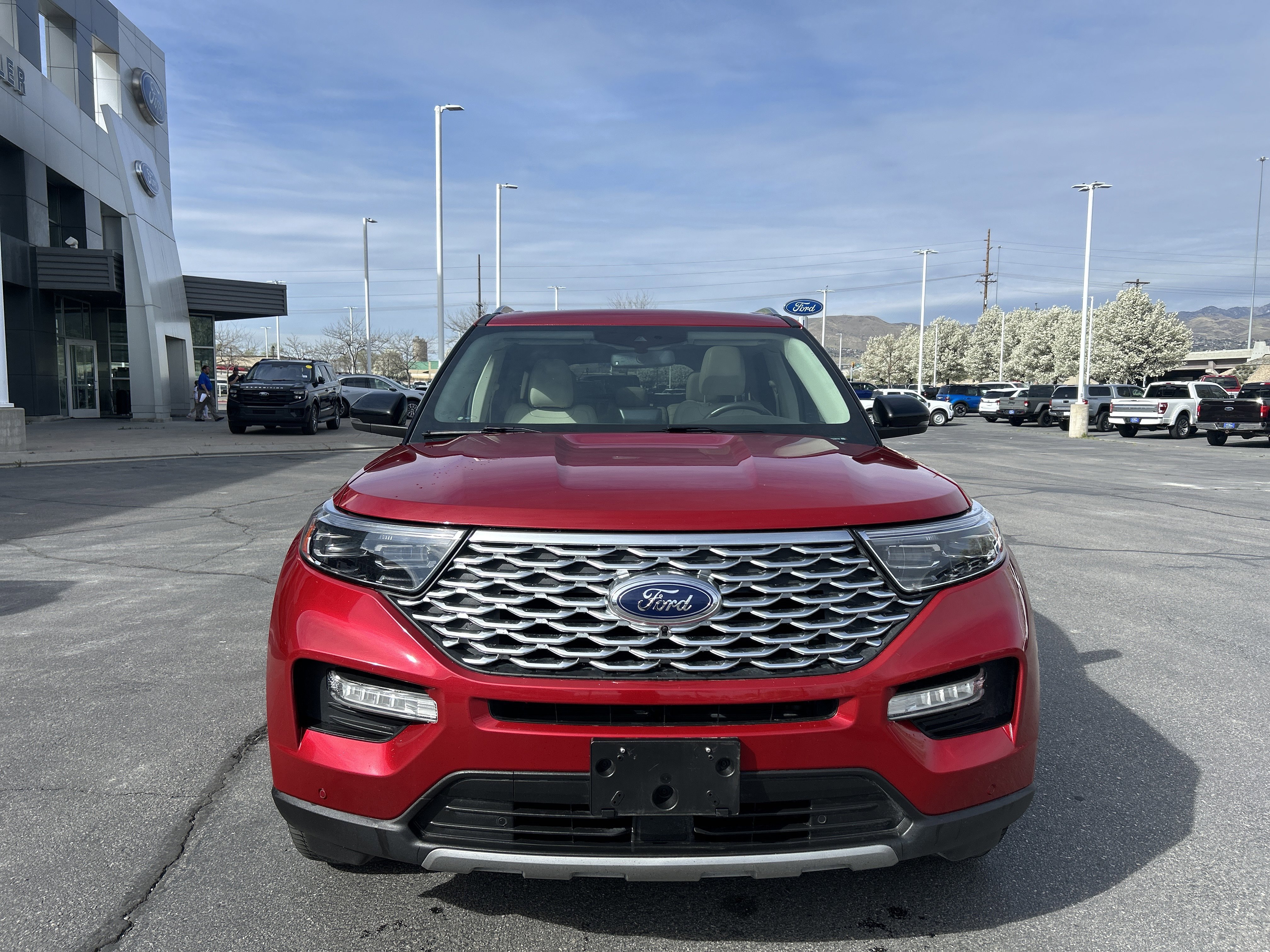 Certified 2020 Ford Explorer Platinum w/ Premium Technology Package image 8