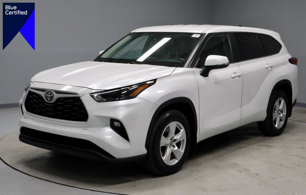 Used 2023 Toyota Highlander LE image 1