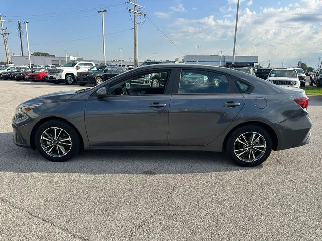 Used 2023 Kia Forte LXS image 2