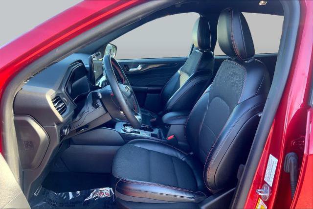 Certified 2023 Ford Escape ST-Line w/ Tech Pack #1 AWD/4WD image 9