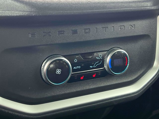 Certified 2025 Ford Expedition Max Platinum image 17