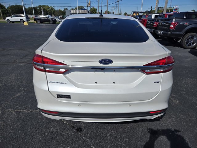 Certified 2017 Ford Fusion SE w/ Fusion SE Technology Package FWD image 6