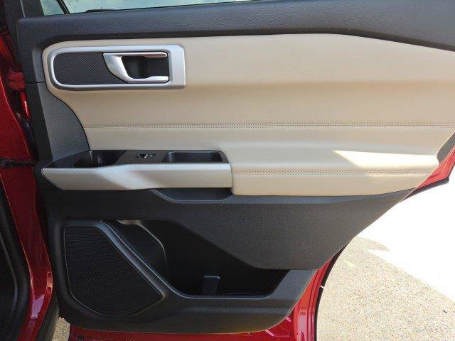 Certified 2022 Ford Explorer XLT RWD image 25