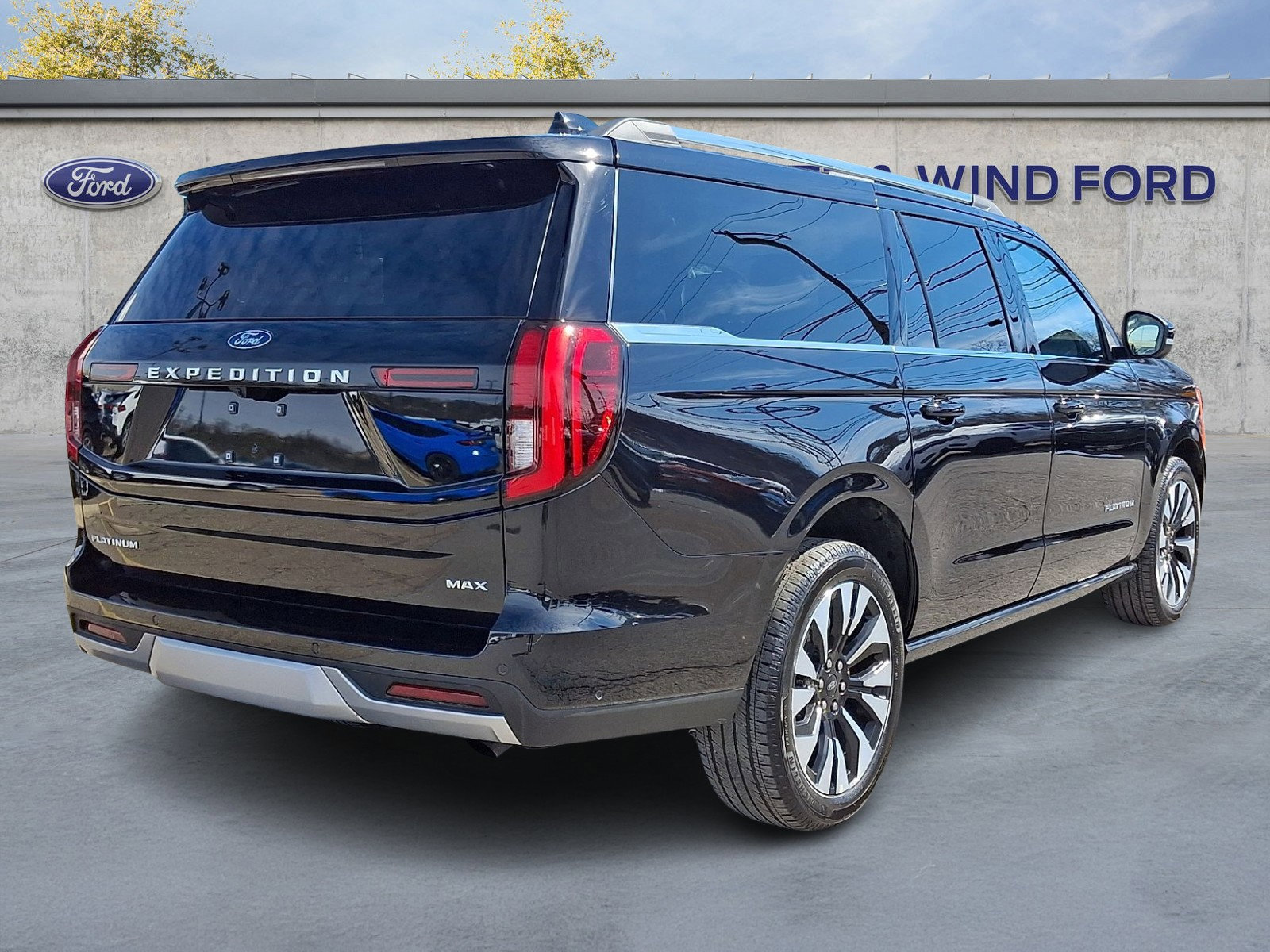 Certified 2025 Ford Expedition Max Platinum w/ Driver's Package image 4