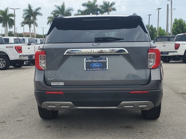 Certified 2023 Ford Explorer XLT w/ Equipment Group 202A image 3
