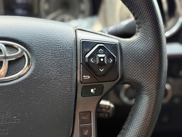 Used 2020 Toyota Tacoma TRD Off-Road AWD/4WD image 18