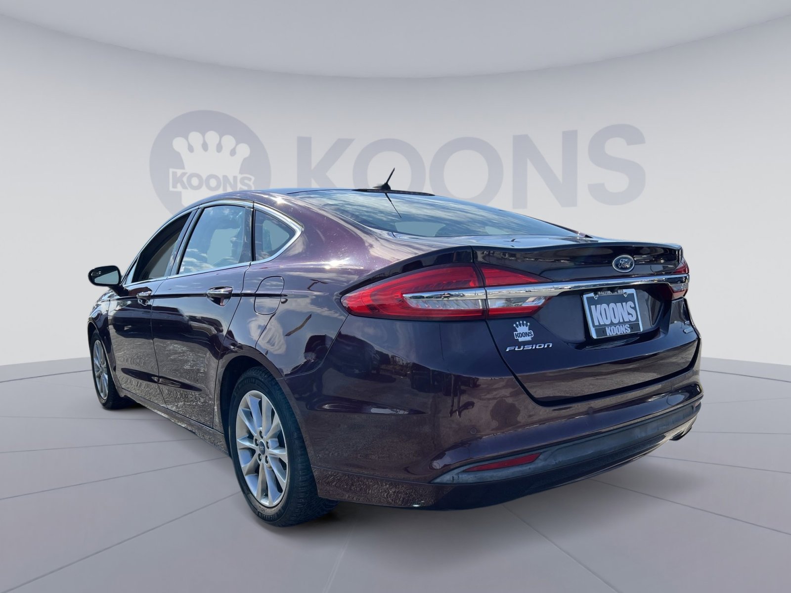 Certified 2017 Ford Fusion SE w/ Fusion SE Technology Package image 4