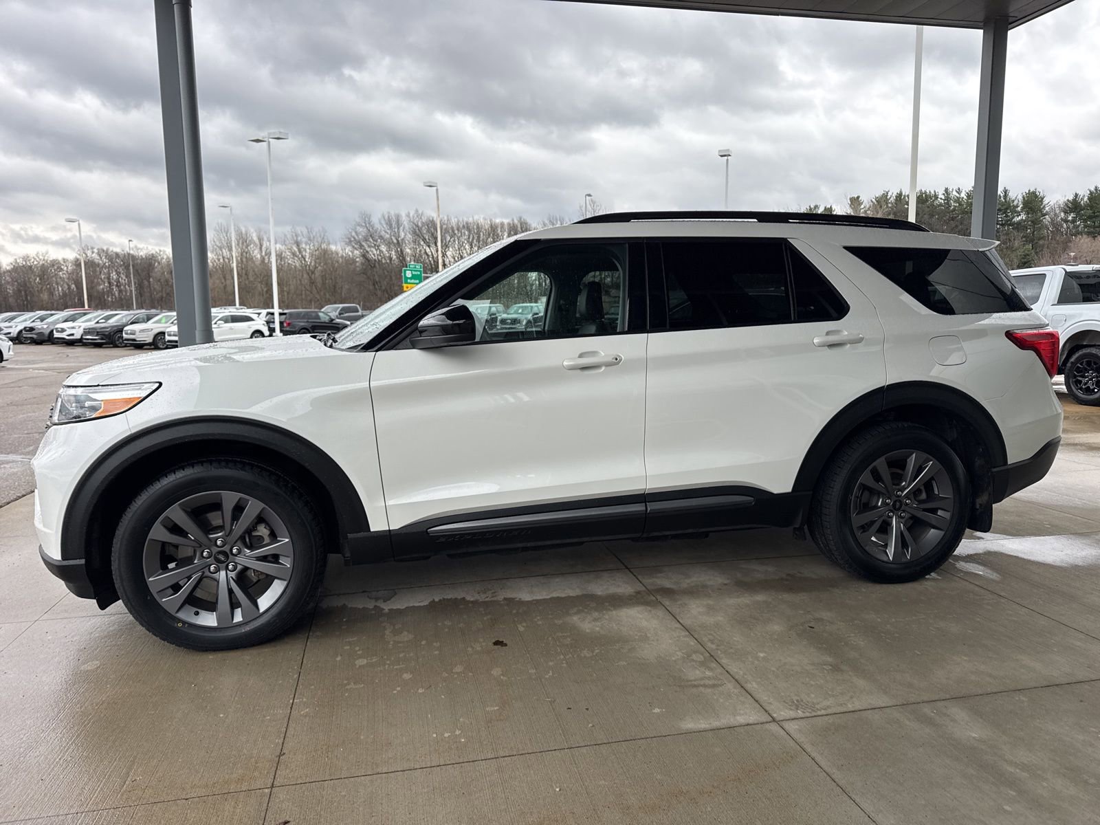 Certified 2023 Ford Explorer XLT w/ Equipment Group 202A image 4