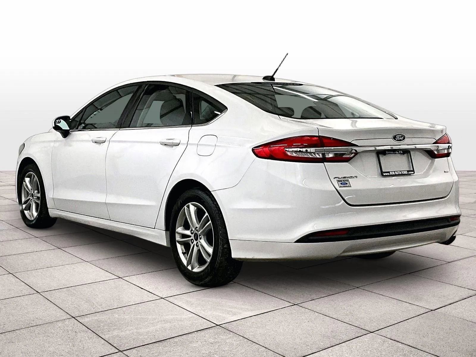 Certified 2018 Ford Fusion SE FWD image 10