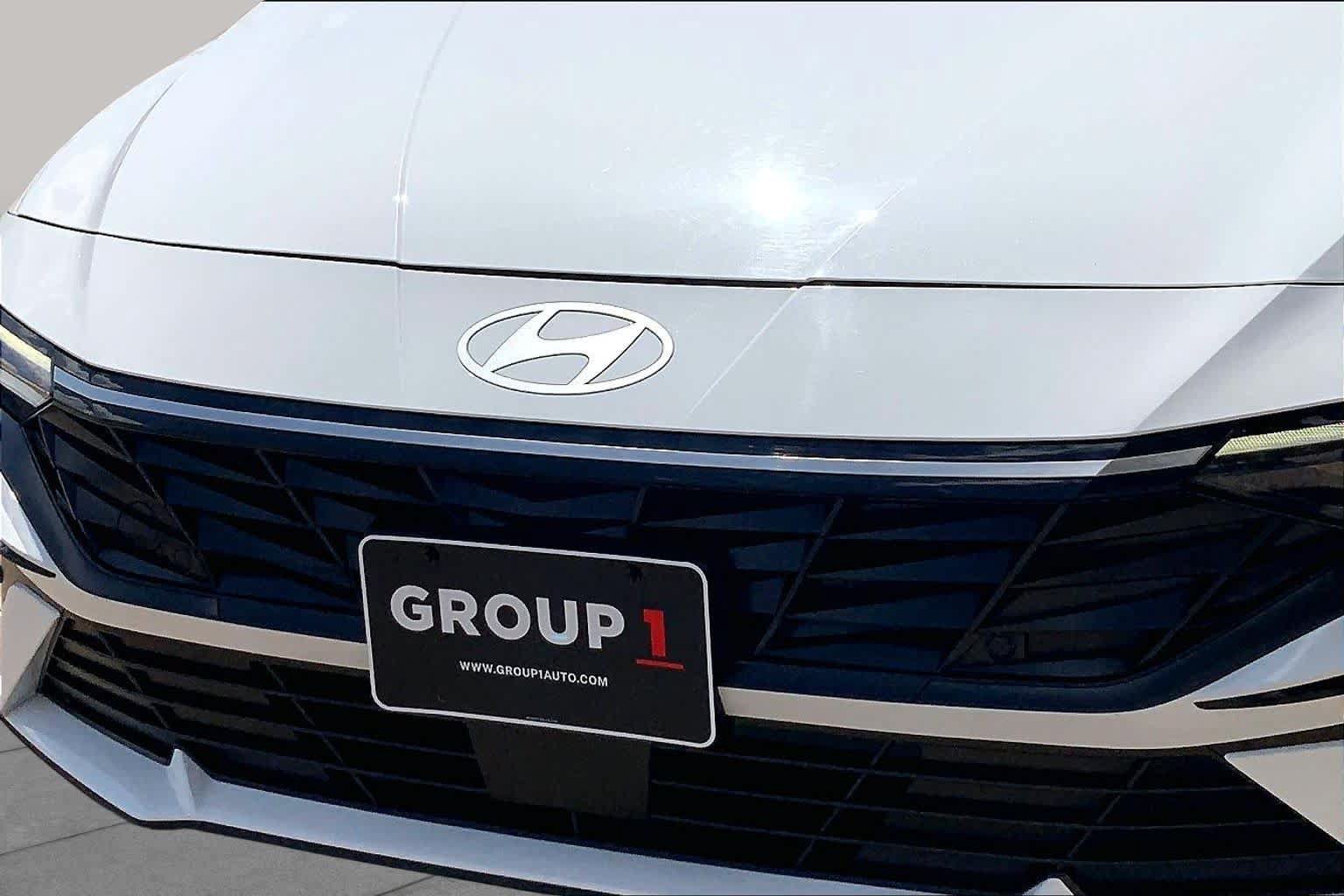 Used 2025 Hyundai Elantra SEL FWD image 30