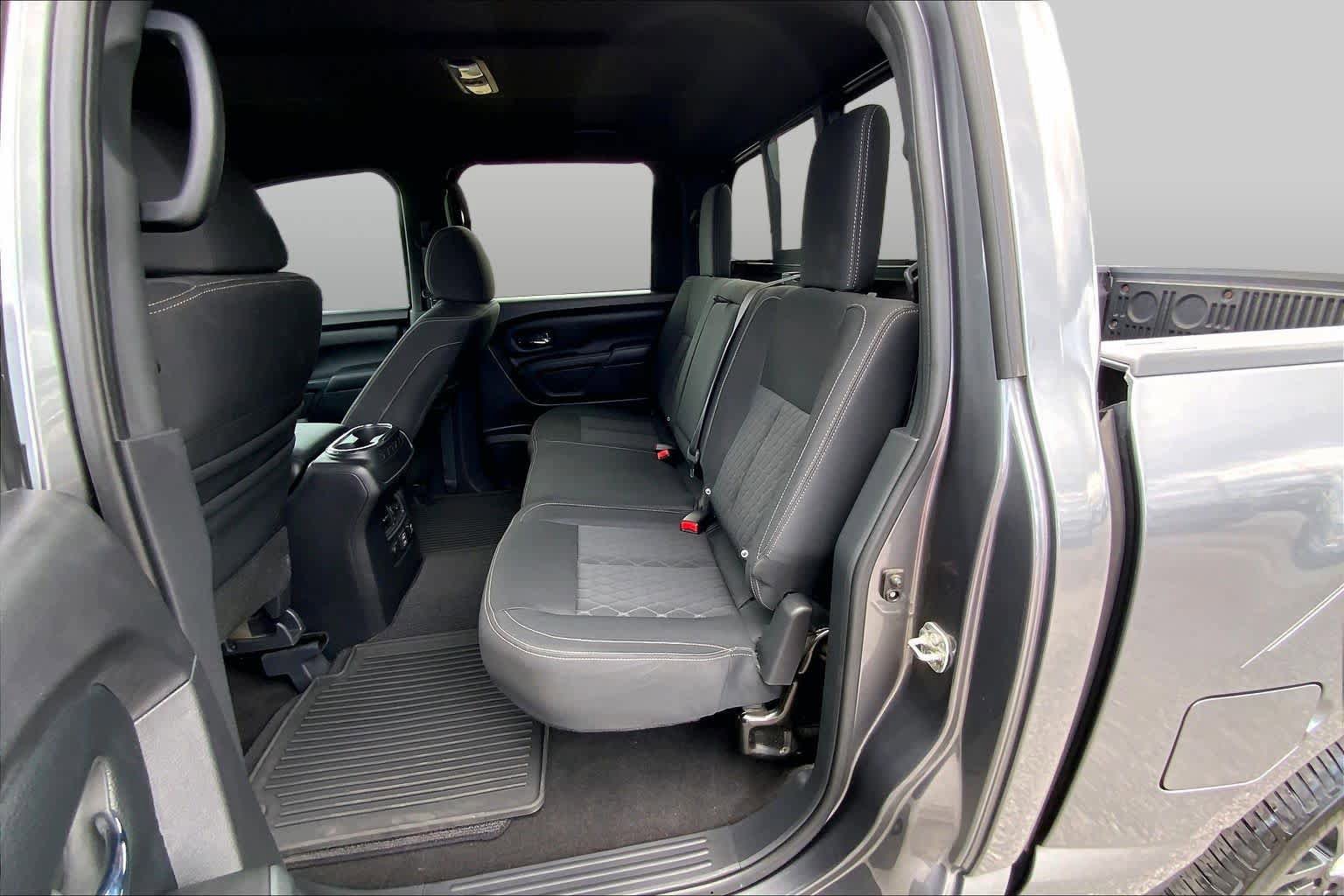 Used 2019 Nissan Titan SV w/ SV Convenience Package RWD image 20