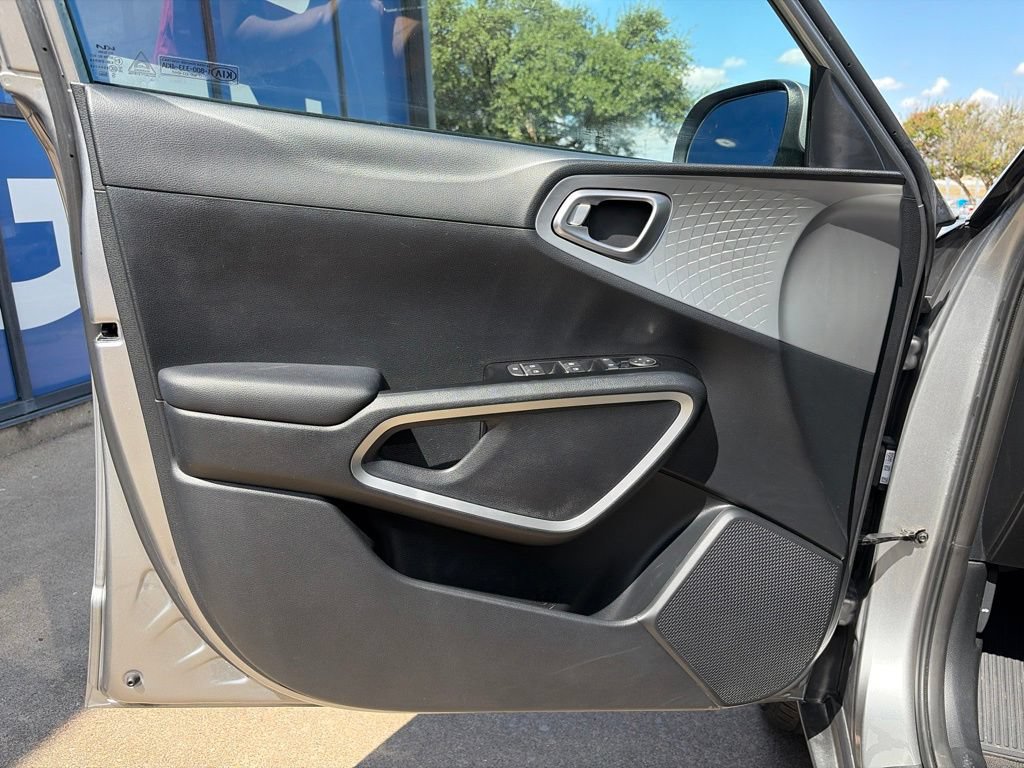 Used 2022 Kia Soul LX w/ Technology Package FWD image 19