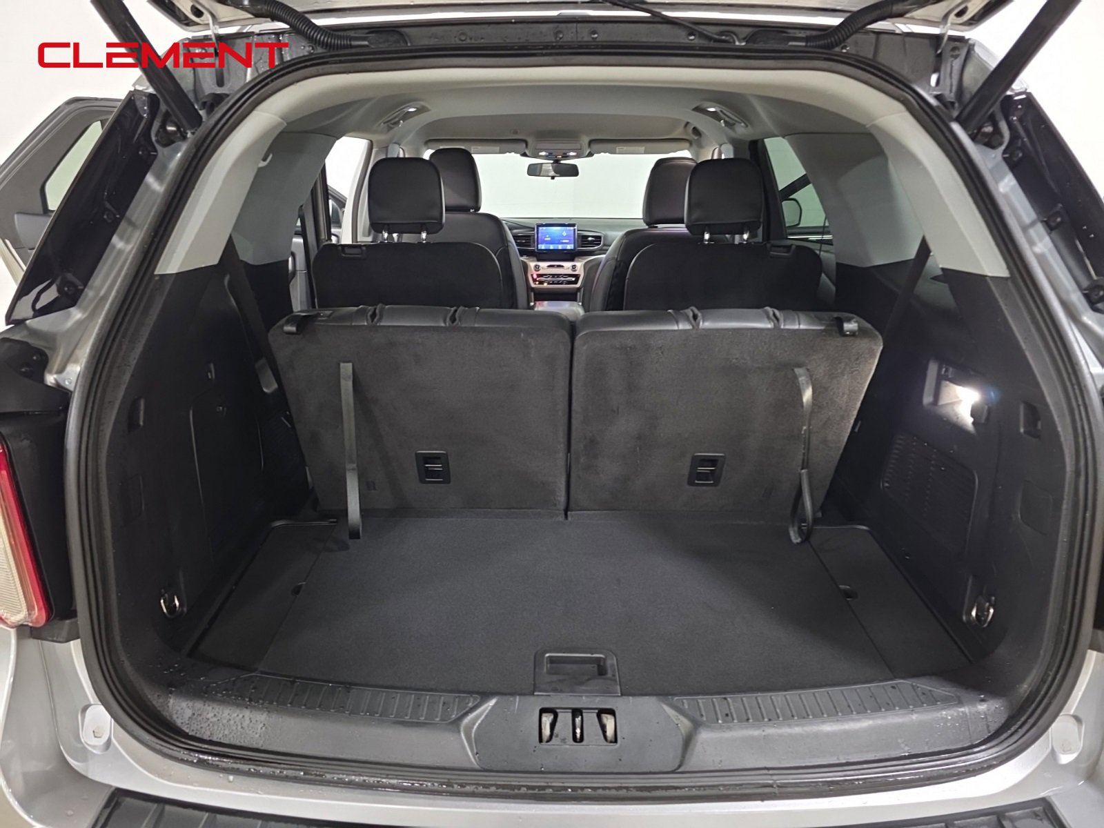 Certified 2022 Ford Explorer XLT w/ Equipment Group 202A image 11