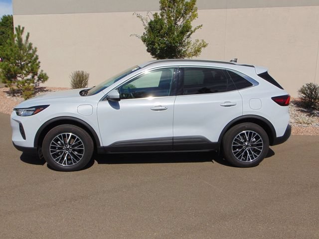 Certified 2026 Ford Escape SE FWD image 3