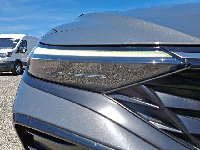 Used 2024 Hyundai Elantra Limited FWD image 9