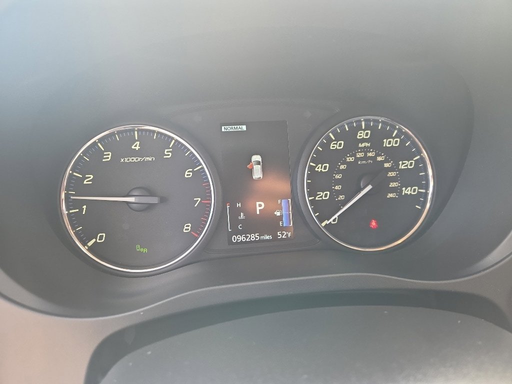 Used 2020 Mitsubishi Outlander SEL AWD/4WD image 24