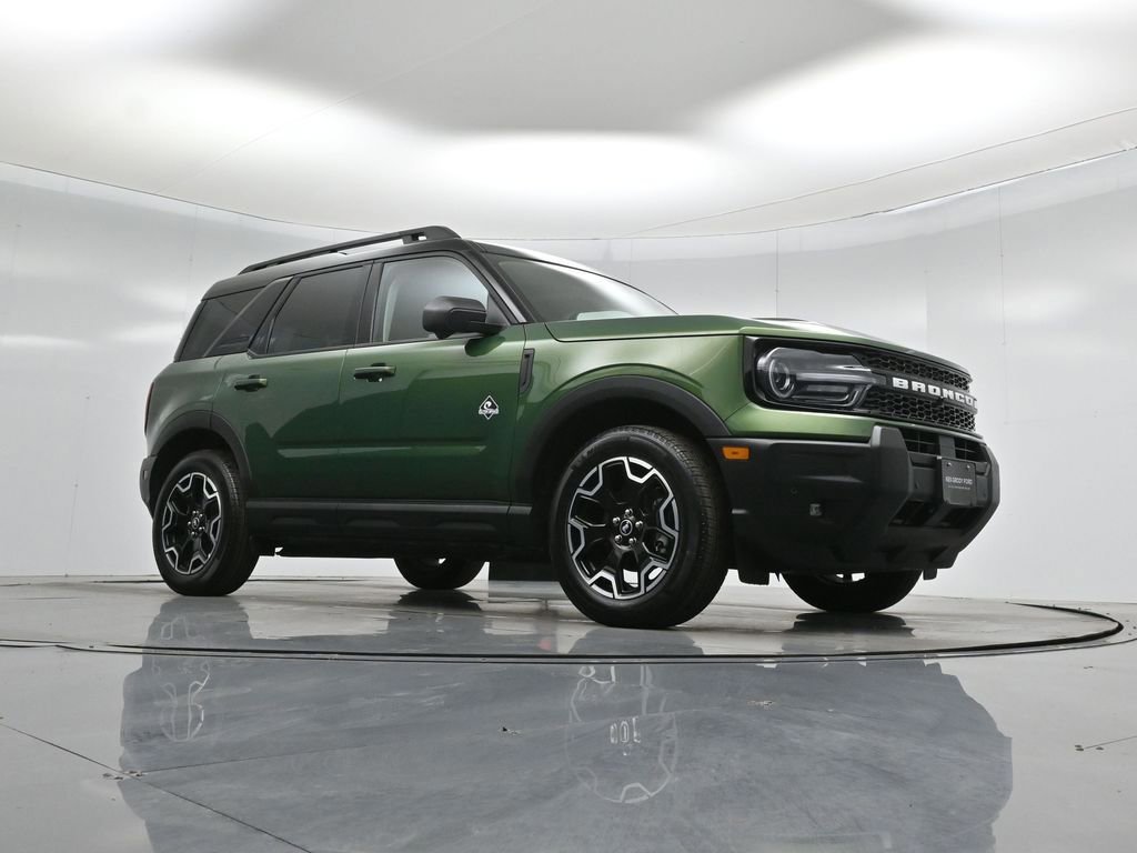 Certified 2025 Ford Bronco Sport Outer Banks w/ Outer Banks Tech Package+ image 2