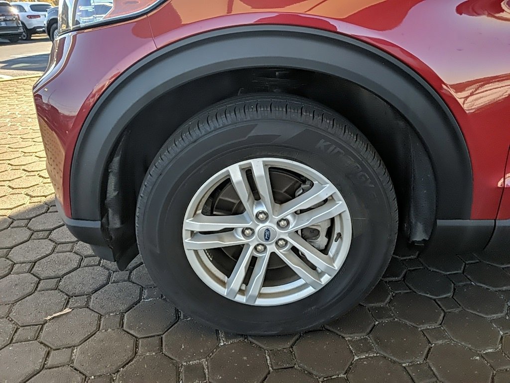 Certified 2023 Ford Explorer XLT w/ Equipment Group 202A image 9