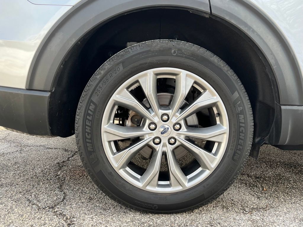 Certified 2022 Ford Explorer XLT w/ Equipment Group 202A image 25