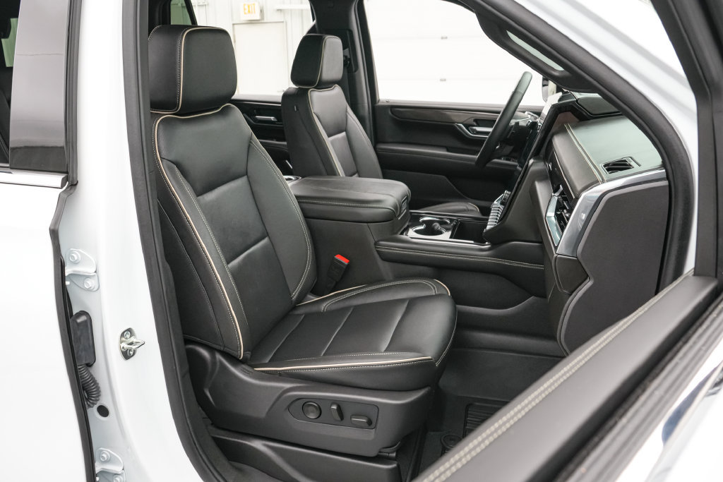 Used 2026 GMC Yukon Elevation AWD/4WD image 25