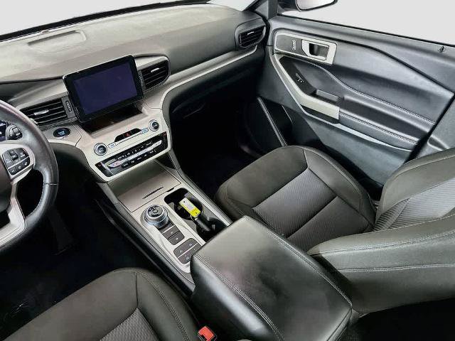 Certified 2023 Ford Explorer XLT RWD image 11
