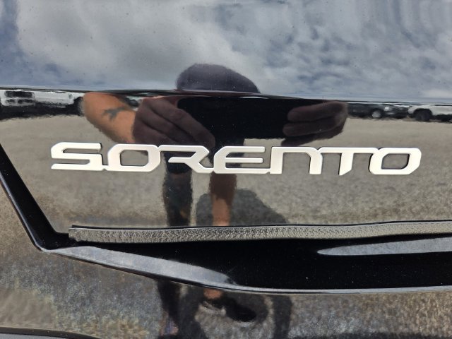 Used 2025 Kia Sorento S w/ Panoramic Sunroof Package FWD image 16