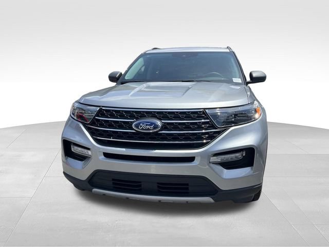 Certified 2023 Ford Explorer XLT w/ Equipment Group 202A AWD/4WD image 8