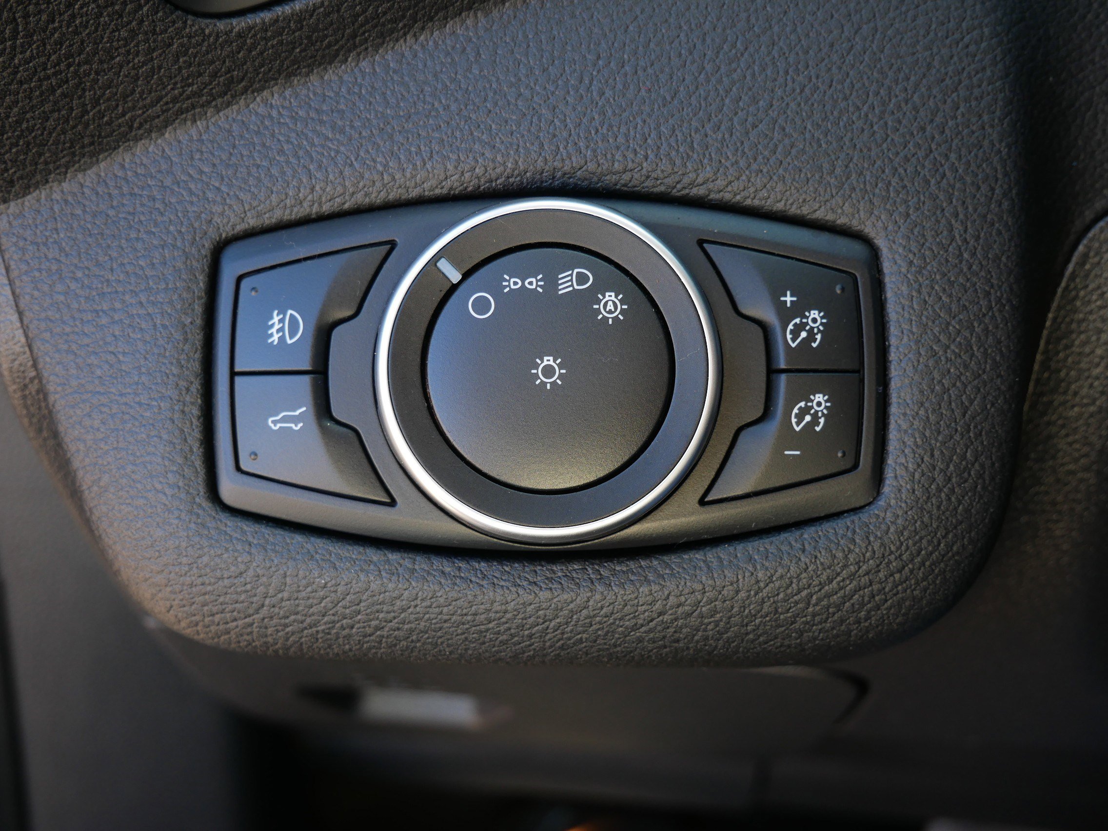 Certified 2017 Ford Escape SE w/ SE Cold Weather Package image 26