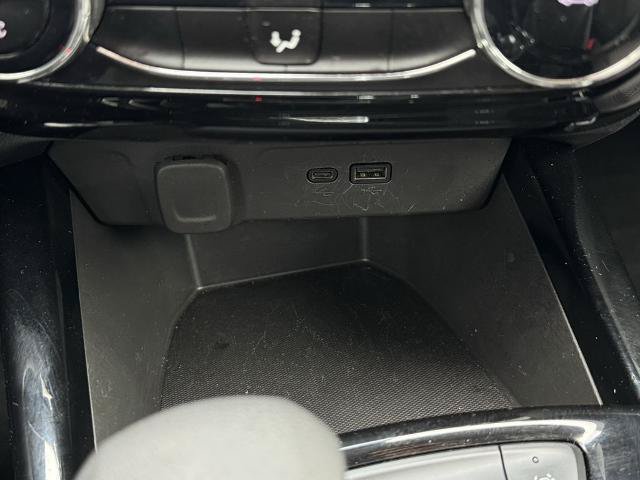 Used 2025 Chevrolet Trax LT FWD image 25