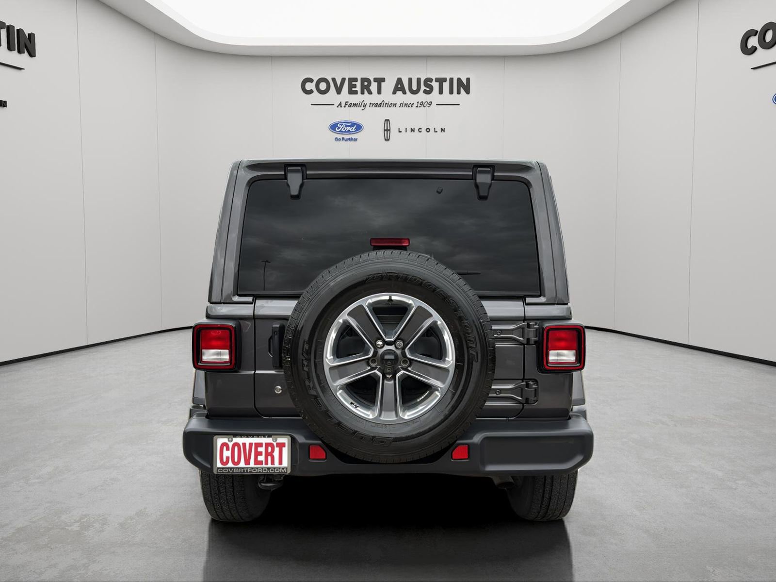 Used 2020 Jeep Wrangler Unlimited Sahara image 4