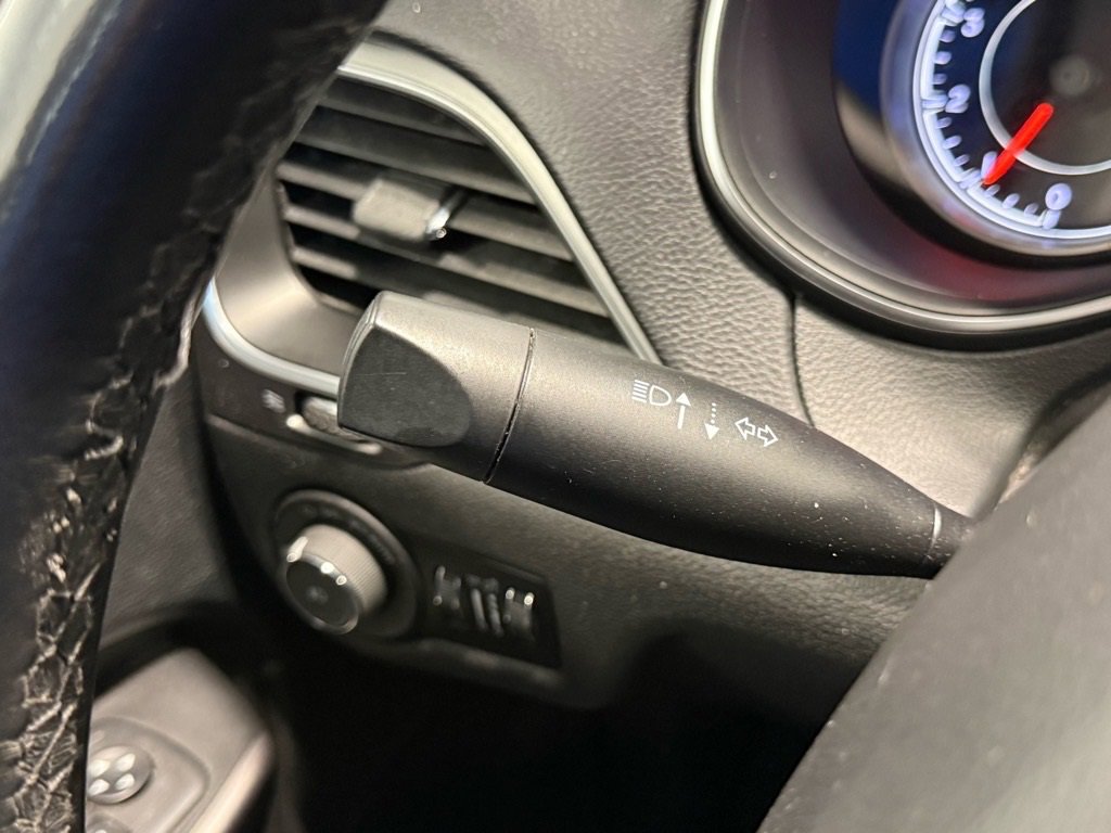 Used 2019 Jeep Cherokee Latitude Plus image 21