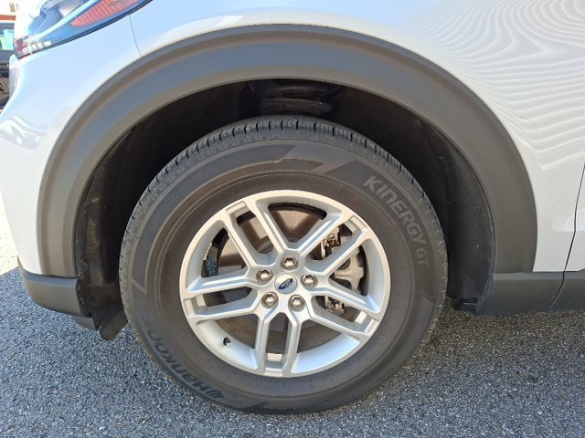 Certified 2025 Ford Explorer Active w/ Active Comfort Package RWD image 10
